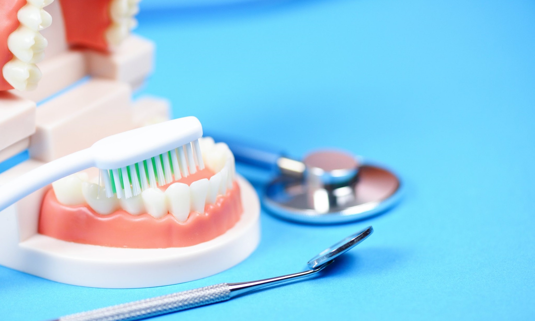 پروتز دندان بهتر است یا ایمپلنت؟(تجربیات کاربران)