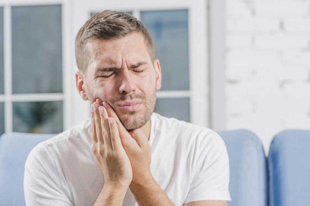 علت درد دندان و روش‌های کاهش درد