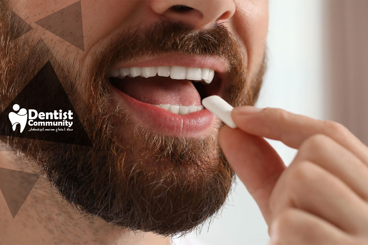 آیا استفاده روزانه از آدامس بدون قند برای دندان مفید است؟ بررسی علمی فواید و عوارض واقعی برای پیشگیری از پوسیدگی